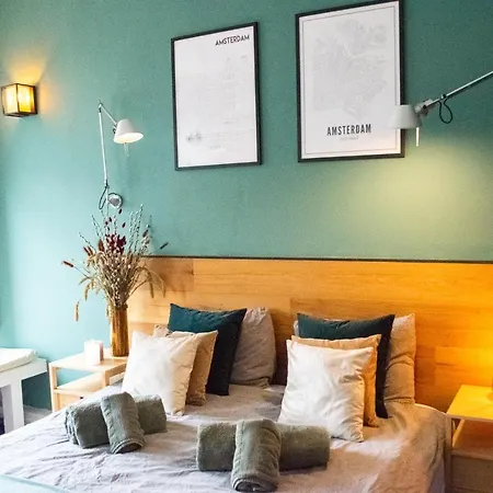 Perfect Middle Of 3* Amsterdam