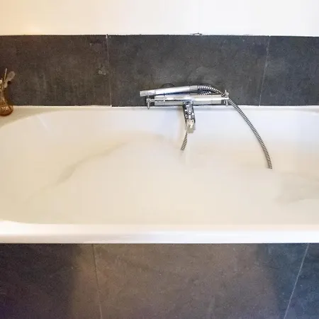 Perfect Middle Of فندق مبيت وإفطار