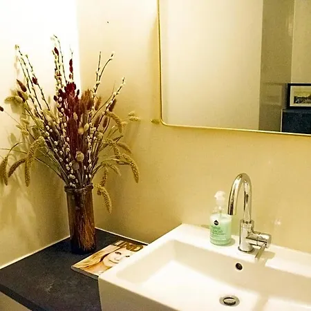 فندق مبيت وإفطار Perfect Middle Of 3*