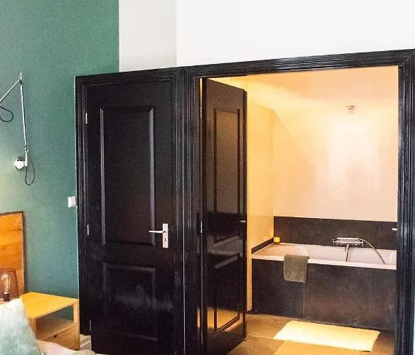 Perfect Middle Of Отель типа 